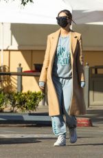 Pregnant EMILY RATAJKOWSKI Leaves Gelson