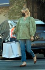 Pregnant EMMA ROBERTS Shopping at Buck Mason in Los Angeles 12/16/2020