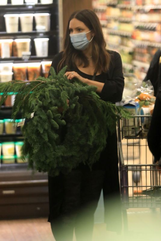 Pregnant KATHARINE MCPHEE Shopping at Bristol Farms in Beverly Hills 12/03/2020