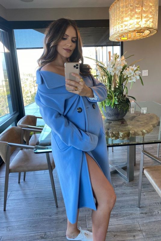 Pregnant KATHERINE MCPHEE - Instagram Photos 12/16/2020