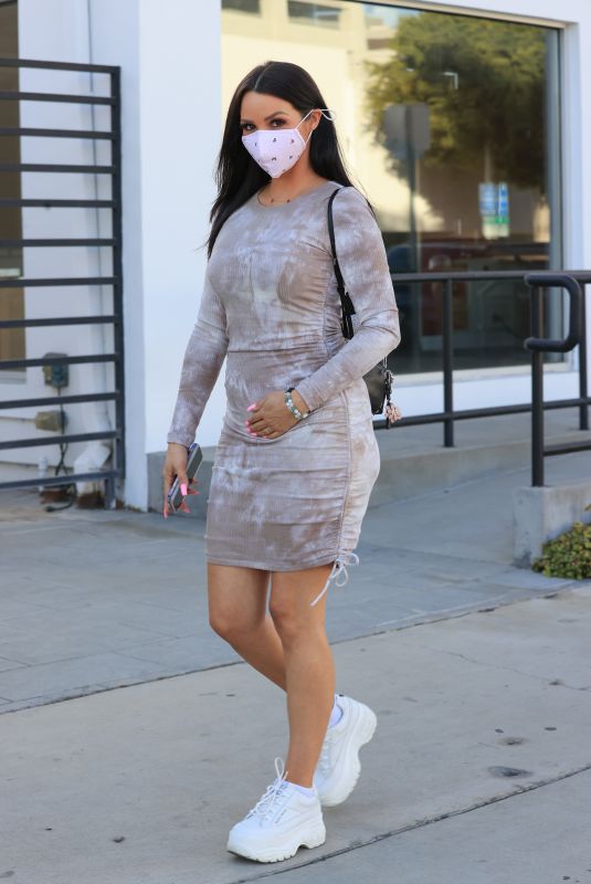 Pregnant SCHEANA SHAY Out in Beverly Hills 12/03/2020