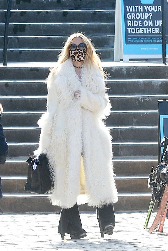 RACHEL ZOE Out and About in Aspen 12/25/2020