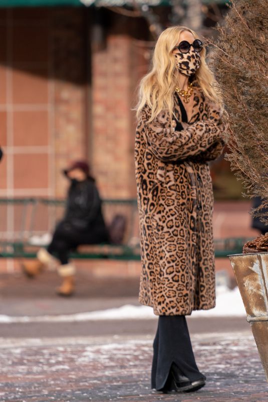 RACHEL ZOE Out Shopping Aspen 12/27/2020
