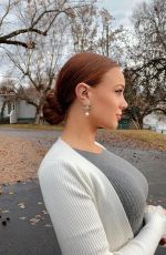 SARAH GIBSON - Instagram Photos 12/24/2020