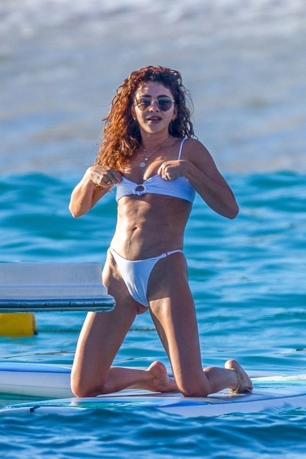 Sarah hyland in bikini