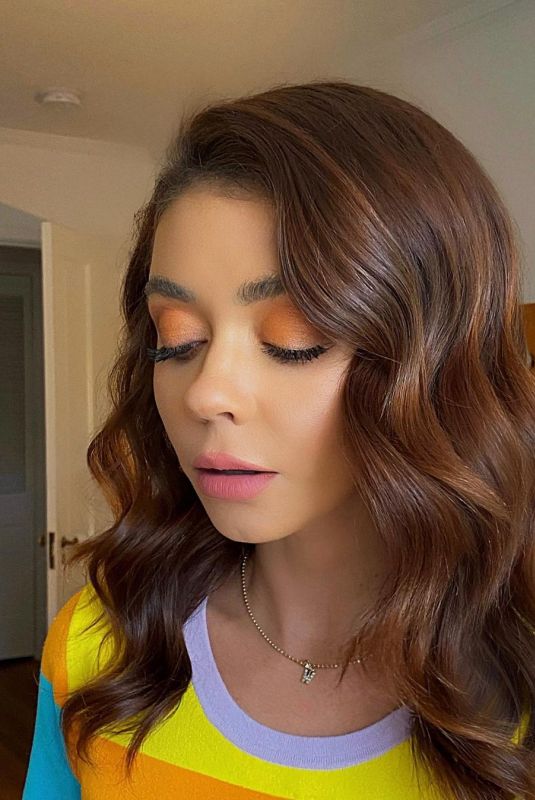 SARAH HYLAND - Instagram Photos 12/20/2020