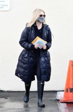 SARAH MICHELLE GELLAR Leaves a Post Office in Brentwood 12/28/2020