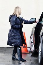 SARAH MICHELLE GELLAR Leaves a Post Office in Brentwood 12/28/2020