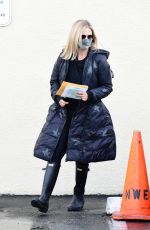 SARAH MICHELLE GELLAR Leaves a Post Office in Brentwood 12/28/2020