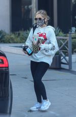 SARAH MICHELLE GELLAR Leaves Platefit Gym in Brentwood 12/14/2020