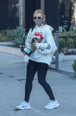 SARAH MICHELLE GELLAR Leaves Platefit Gym in Brentwood 12/14/2020