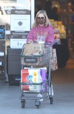 SARAH MICHELLE GELLAR Out in Santa Monica 12/16/2020