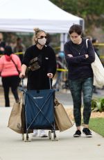 SARAH MICHELLE GELLAR Shopping at Farmers Market in Los Angeles 12/27/2020
