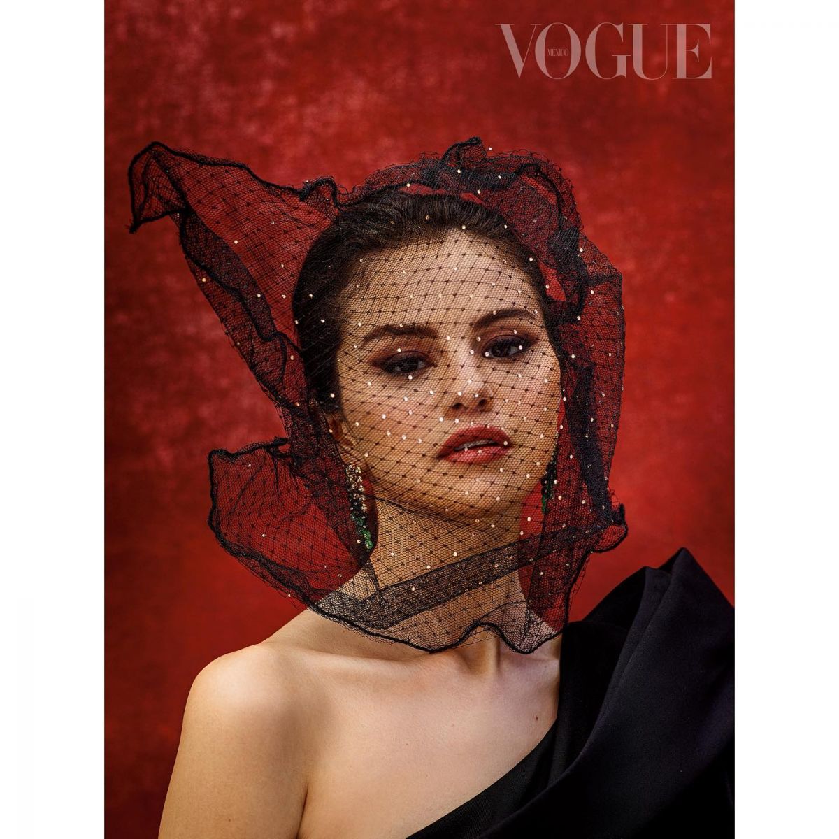 selena-gomez-in-vogue-magazine-mexico-december-2020-6.jpg