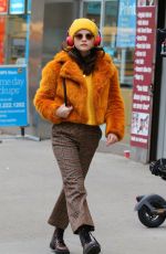 SELENA GOMEZ on the Set of Murders in the Building in New York 12/07/2020