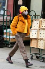 SELENA GOMEZ on the Set of Murders in the Building in New York 12/07/2020