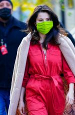 SELENA GOMEZ on the Set of Murders in the Building in New York 12/07/2020
