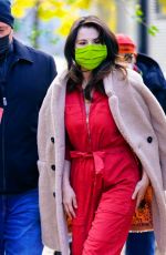 SELENA GOMEZ on the Set of Murders in the Building in New York 12/07/2020