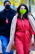 SELENA GOMEZ on the Set of Murders in the Building in New York 12/07/2020