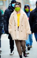 SELENA GOMEZ on the Set of Only Murders in the Building in New York 12/08/2020
