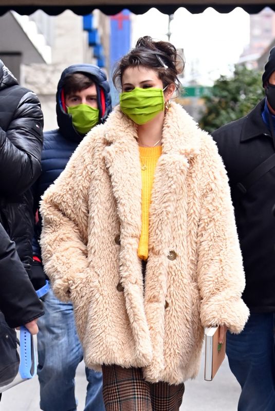 SELENA GOMEZ on the Set of Only Murders in the Building in New York 12/08/2020