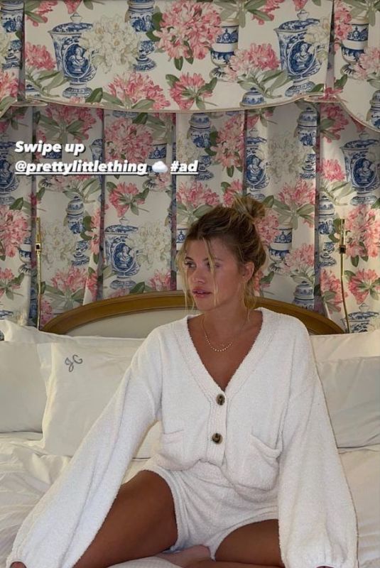SOFIA RICHIE - Instagram Photos 11/30/2020