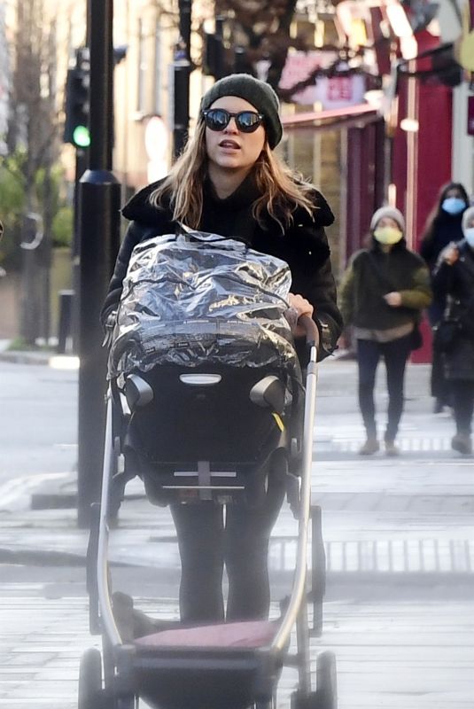 SOPHIE COOKSON Out with Her Baby in London 12/17/2020