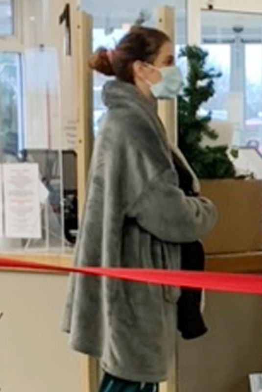 STACEY SOLOMON at Summer Hills GFarden Center 11/30/2020