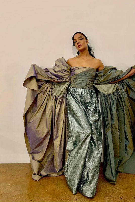 TESSA THOMPSON - Instagram Photos 11/30/2020