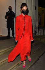 VICTORIA BECKHAM Leaves Her Shop on Dover Street in London 12/07/2020