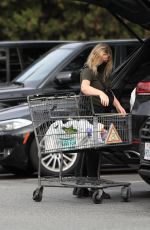 AMY POEHLER Out Shopping in Beverly Hills 01/10/2021