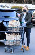 AMY POEHLER Shopping at Bristol Farms in Los Angeles 01/26/2021