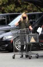 AMY POEHLER Shopping at Bristol Farms in West Hollywood 01/10/2021