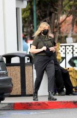 AMY POEHLER Shopping at Bristol Farms in West Hollywood 01/10/2021