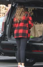 APRIL LOVE GEARY Shopping in Malibu 01/03/2021