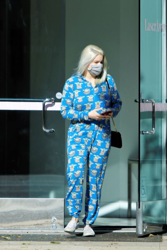 ARIEL WINTER Leaves Laserway in Studio City 01/20/2021