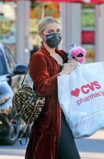 ASHLEE SIMPSON Shopping at CVS in Los Angeles 01/14/2021