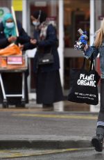 CAPRICE BOURRET Shopping at Sainsbury