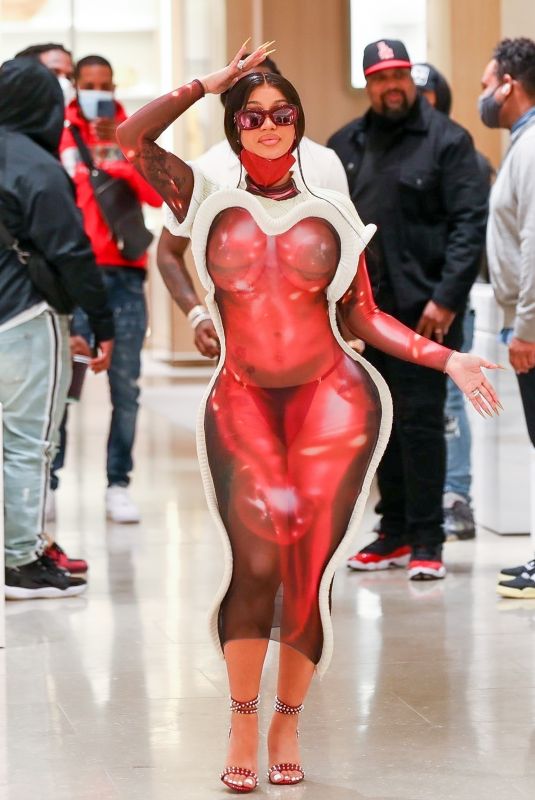 CARDI B Out Shopping at Rodeo Drive in Beverly Hills 01/22/2021