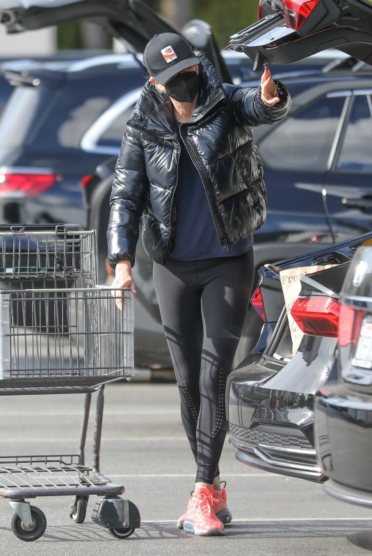 CHARLIZE THERON Shopping at Bristol Farms in Beverly Hills 01/25/2021