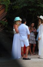 CHLOE SIMS and FRANKIE ESSEX Out for LLunch in Tulum 01/30/2021