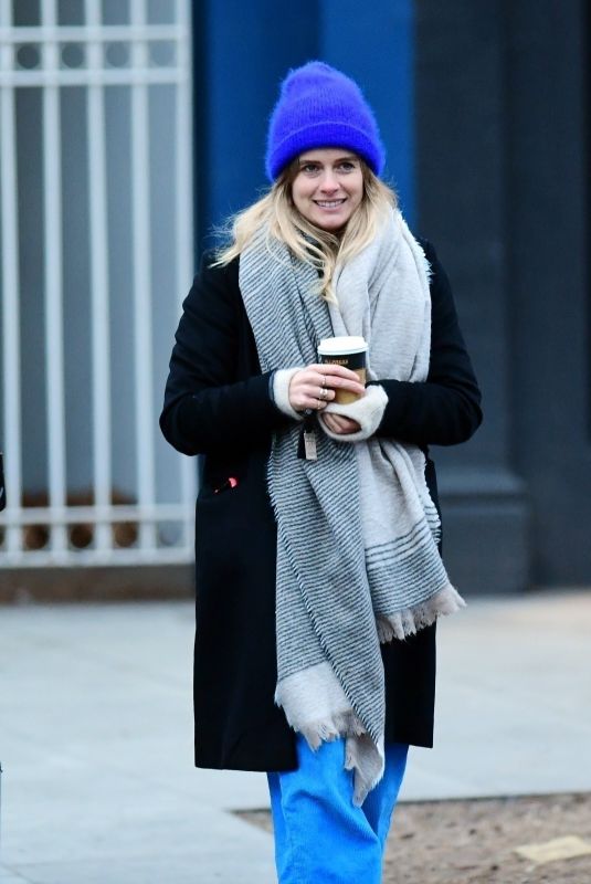 CRESSIDA BONAS Out for Coffee in London 01/08/2021