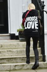 DENISE VAN OUTEN Leaves a Clinic in London 01/26/2021
