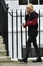 DENISE VAN OUTEN Leaves a Clinic in London 01/26/2021