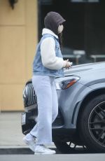 EIZA GONZALEZ Leaves a Clinic in Los Angeles 01/23/2021