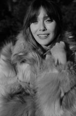 ELIZABETH OLSEN for Elle Magazine, January 2021