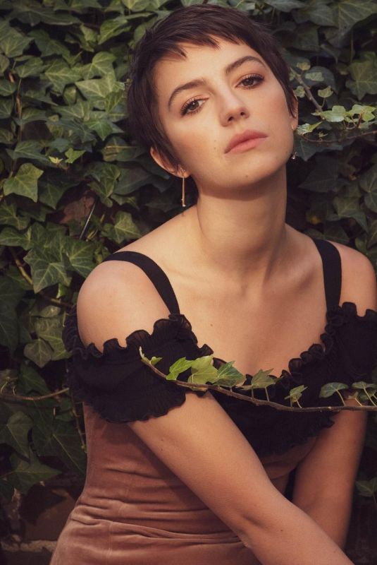 ELLA HUNT for Rose & Ivy Journal. January 2021