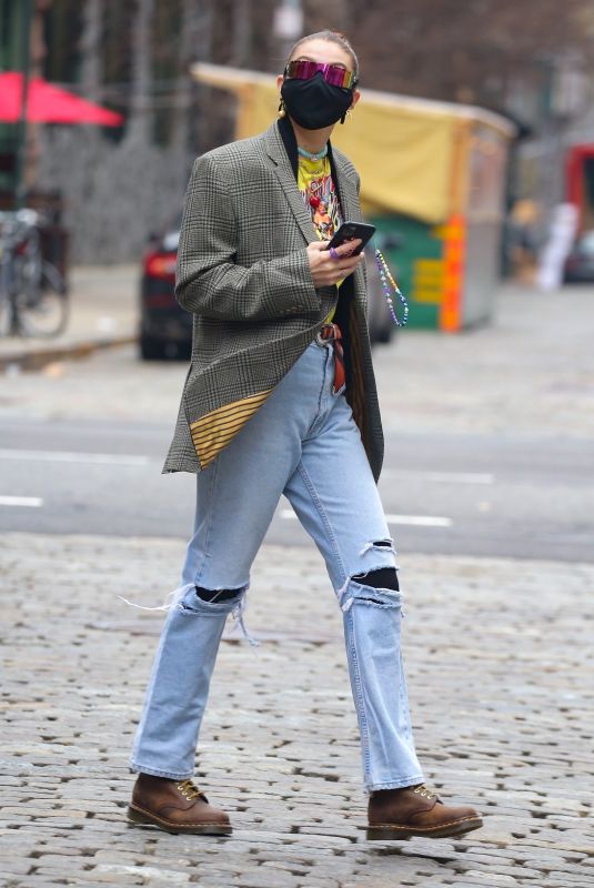 GIGI HADID Out and About in New York 01/15/2021