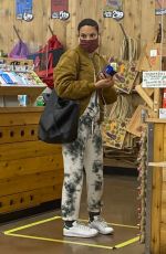 GOAPELE Shopping at Trader Joe