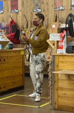 GOAPELE Shopping at Trader Joe